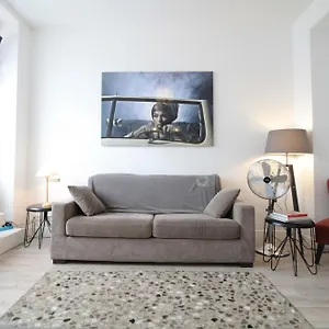 Cozy Select Apartment Paris
